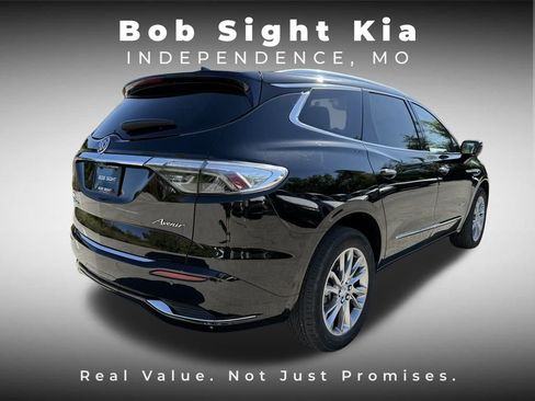 Used 2023 Buick Enclave Avenir w/ Avenir Technology Package image 21