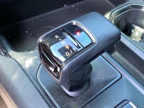 Used 2024 GMC Sierra 1500 AT4 w/ Technology Package AWD/4WD image 8