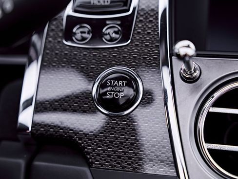 Used 2020 Rolls-Royce Dawn RWD image 79
