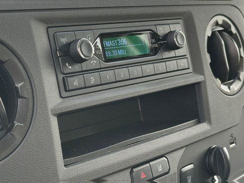 Used 2024 Ford E-350 and Econoline 350 Super Duty w/ Driver's Safety Package image 18