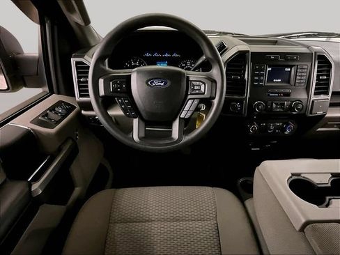 Used 2017 Ford F150 XLT AWD/4WD image 5