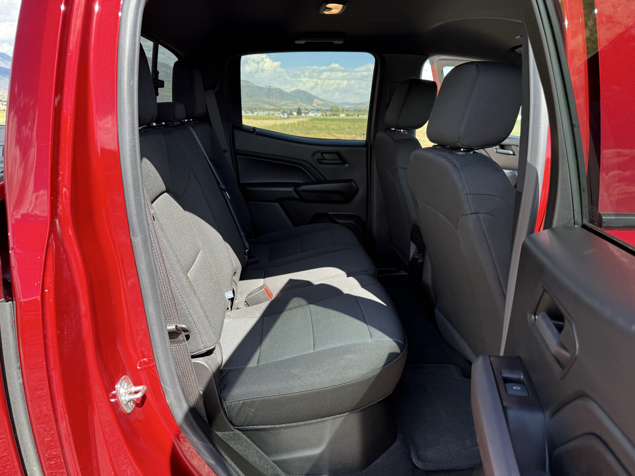 Used 2024 Chevrolet Colorado Trail Boss w/ Technology Package AWD/4WD image 33