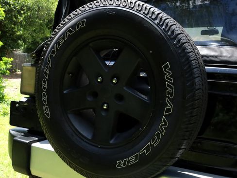 Used 2013 Jeep Wrangler Sport image 12