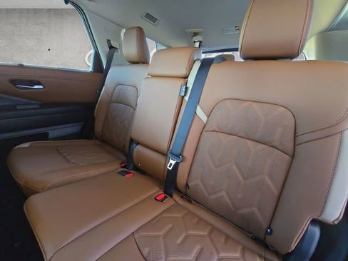 New 2026 Nissan Pathfinder Platinum image 22