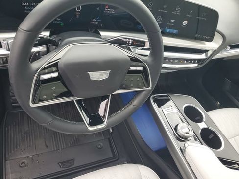 Certified 2024 Cadillac Lyriq Luxury AWD/4WD image 13