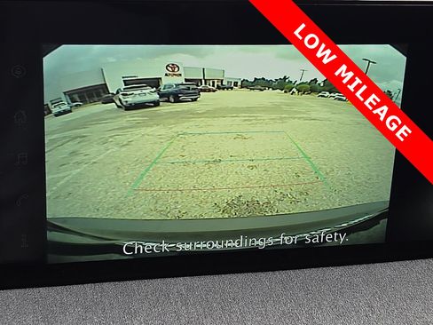 Used 2025 Nissan Kicks SV FWD image 18