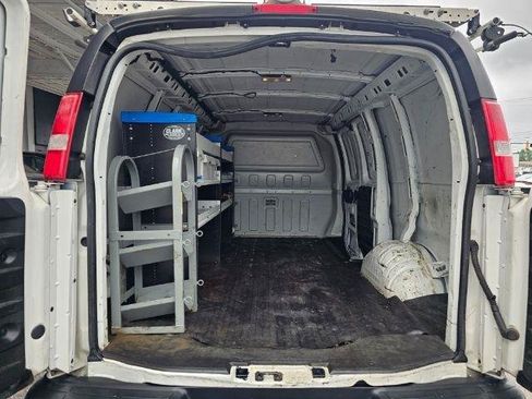 Used 2018 Chevrolet Express 2500 w/ Driver Convenience Package RWD image 28