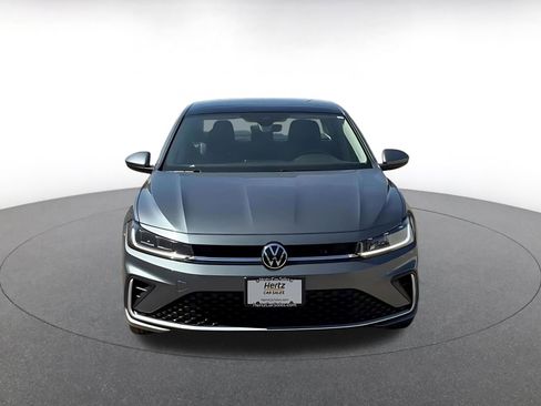 Used 2025 Volkswagen Jetta SE image 3