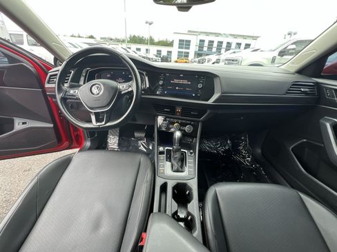Used 2019 Volkswagen Jetta SEL w/ Cold Weather Package FWD image 30