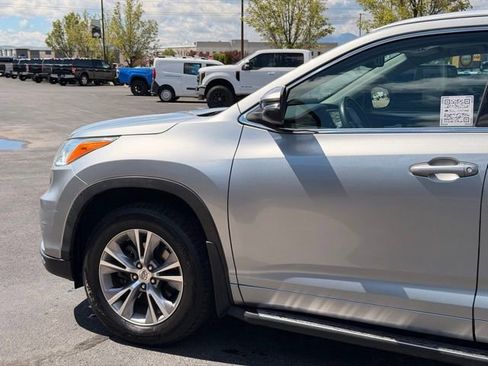 Used 2014 Toyota Highlander XLE AWD/4WD image 7