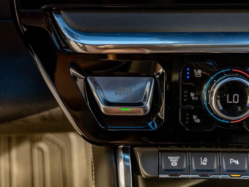 Used 2025 GMC Sierra 2500 Denali Ultimate image 23