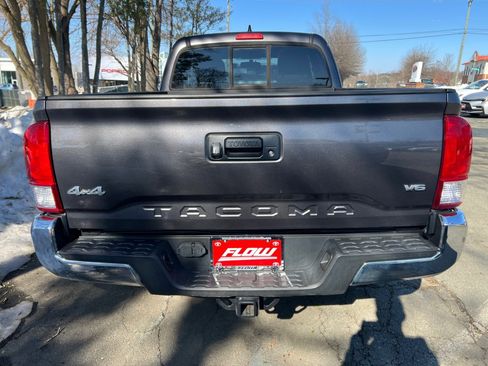 Used 2016 Toyota Tacoma SR5 image 18
