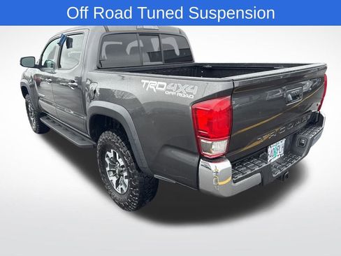 Used 2016 Toyota Tacoma TRD Off-Road w/ Towing Package image 5