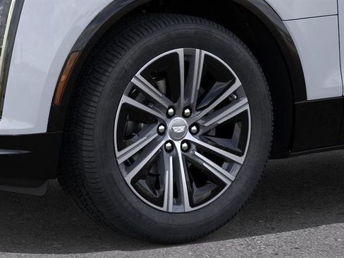 New 2026 Cadillac Lyriq Luxury w/ LPO, Floor Liner Package AWD/4WD image 9