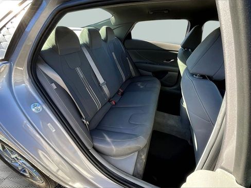 Used 2024 Hyundai Elantra SEL image 27