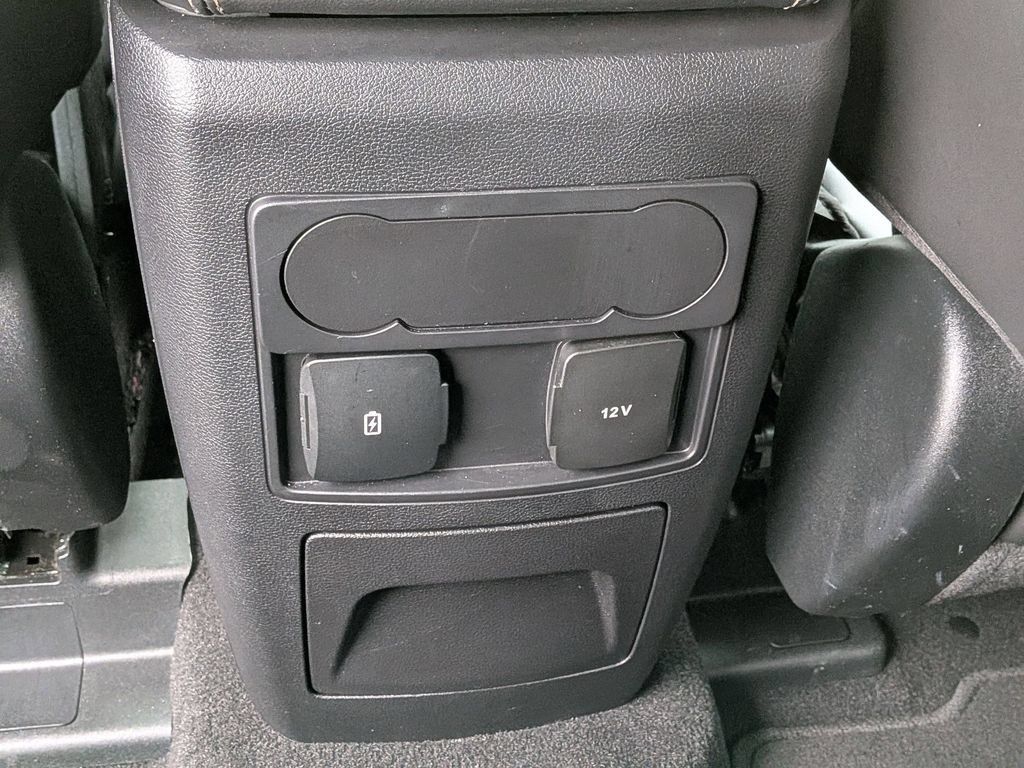Used 2024 Ford Explorer XLT w/ Equipment Group 202A AWD/4WD image 23