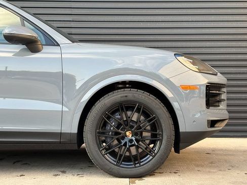 Certified 2026 Porsche Cayenne AWD/4WD image 11