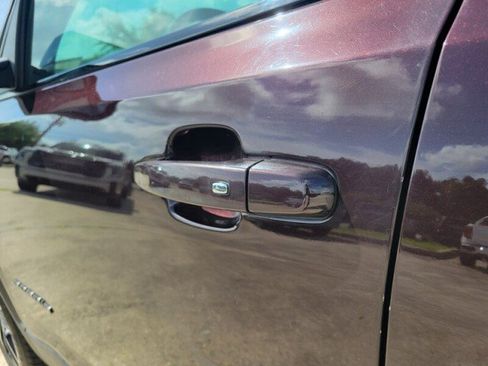 Used 2021 GMC Acadia SLT w/ Elevation Edition FWD image 8