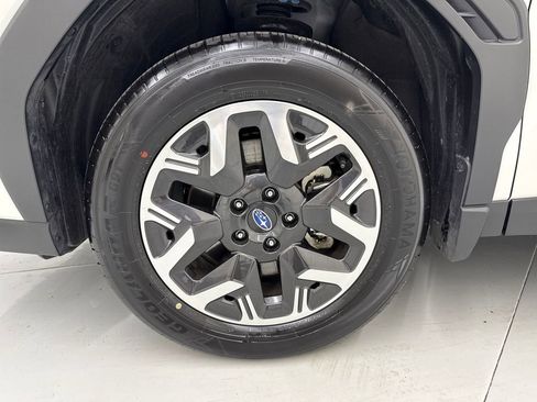 Used 2026 Subaru Forester Premium AWD/4WD image 9