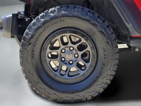 Used 2023 Jeep Wrangler Unlimited Sport w/ Xtreme 35 Tire Package AWD/4WD image 32