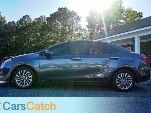 Used 2018 Toyota Corolla XLE image 8