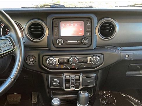 Used 2021 Jeep Gladiator Willys image 6