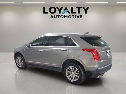 Used 2018 Cadillac XT5 Luxury w/ Driver Awareness Package image 3