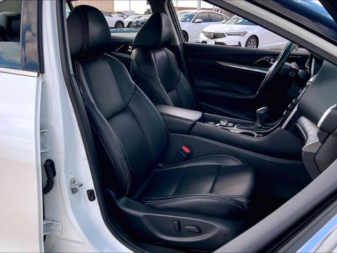 Used 2023 Nissan Maxima SL image 8