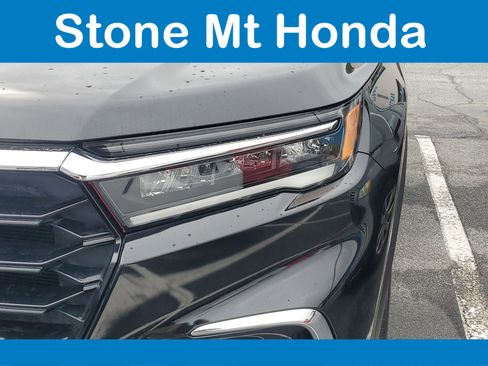 Used 2023 Honda Pilot Elite image 3