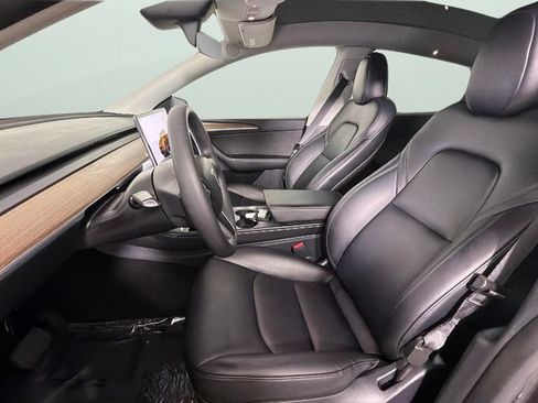 Used 2025 Tesla Model Y Long Range RWD image 17