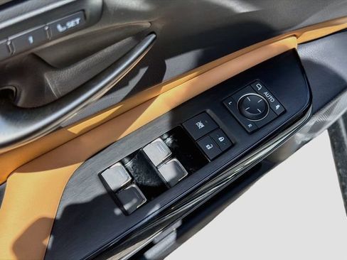 Used 2025 Lexus ES 350 w/ Premium Package FWD image 22