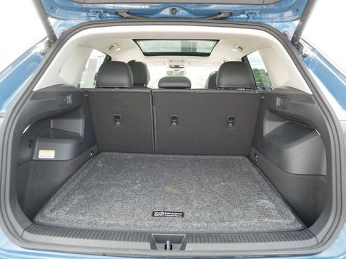 Certified 2025 Volkswagen Tiguan SE AWD/4WD image 18