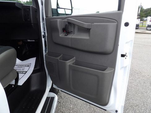 Used 2025 Chevrolet Express 2500 w/ Driver Convenience Package RWD image 32