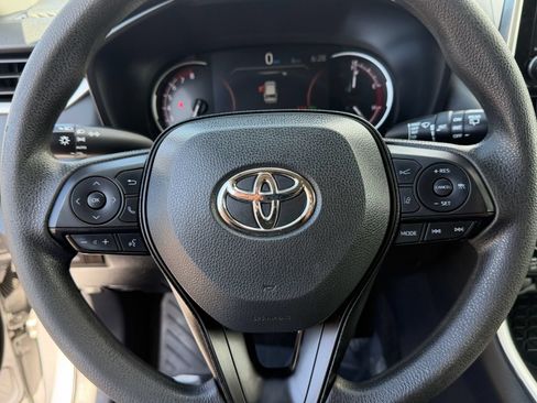 Used 2024 Toyota RAV4 XLE FWD image 33