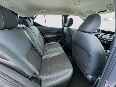 Used 2019 Nissan Kicks S FWD image 17