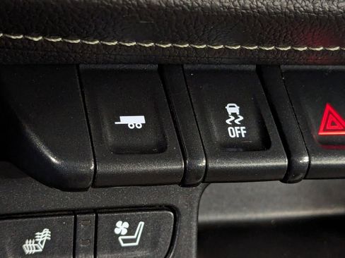 Used 2020 GMC Canyon Denali image 28