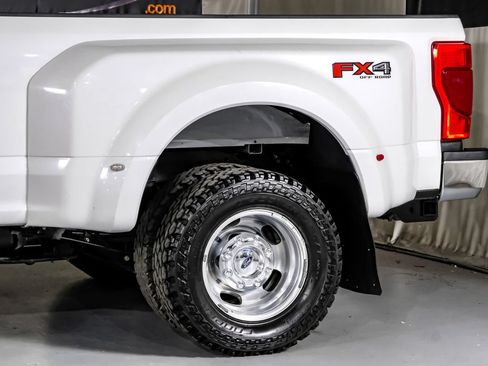 Used 2022 Ford F350 Lariat w/ Lariat Ultimate Package AWD/4WD image 13