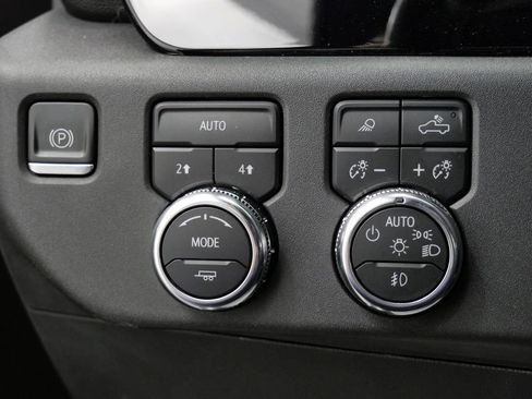 Used 2023 GMC Sierra 1500 SLT AWD/4WD image 26