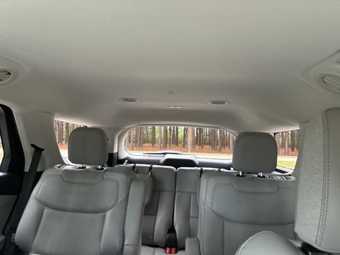 Used 2026 Ford Explorer Active w/ Active Comfort Package RWD image 35