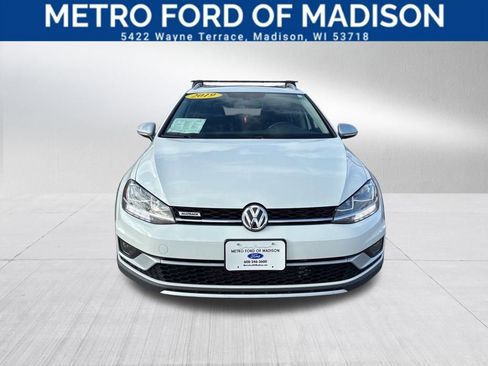 Used 2019 Volkswagen Golf Alltrack SE image 3