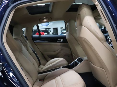 Used 2020 Porsche Panamera image 21