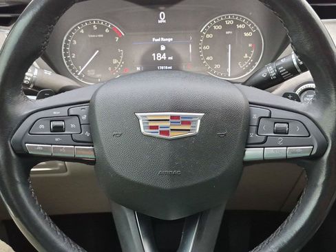 Used 2023 Cadillac XT4 Luxury w/ Cold Weather Package FWD image 14