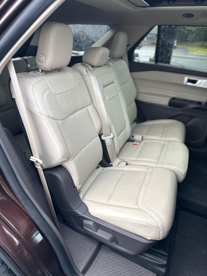 Used 2020 Ford Explorer Platinum w/ Premium Technology Package AWD/4WD image 13