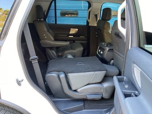 New 2025 Ford Expedition Active image 44