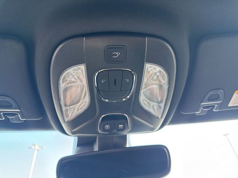 New 2025 Jeep Compass Latitude w/ Sun & Sound Group AWD/4WD image 19