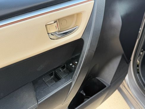 Used 2014 Toyota Corolla LE FWD image 24