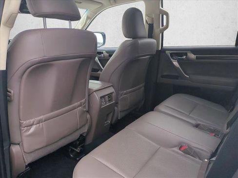 Used 2021 Lexus GX 460 w/ Accessory Package image 25