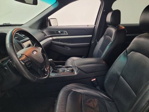 Used 2016 Ford Explorer XLT w/ Equipment Group 202A AWD/4WD image 17