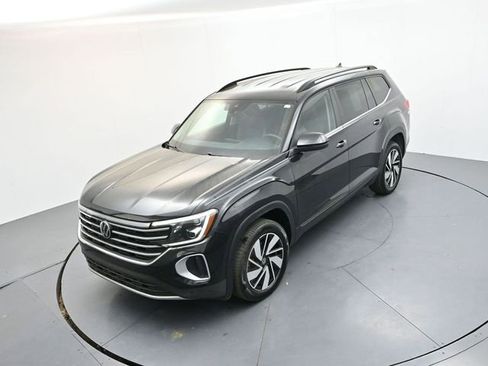 Used 2025 Volkswagen Atlas SE FWD image 25