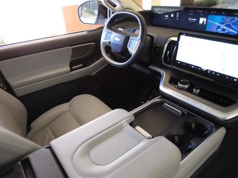 Certified 2025 Ford Expedition Max Platinum AWD/4WD image 20